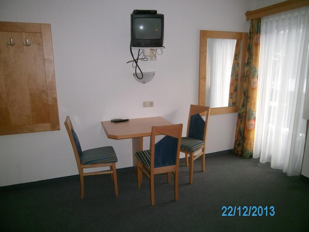 Gaestehaus Hirschenhof Solden Room photo